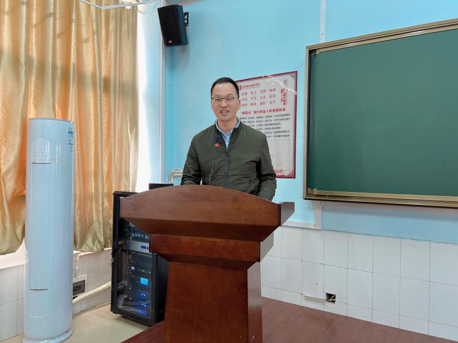 教务处副处长蒋志勇讲话.jpg